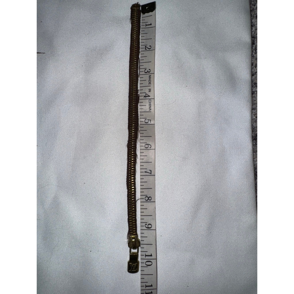 Women's Louis Vuitton Gold Brown Zipper 9.5" One Size SKU-Z01 - Picture 1 of 4